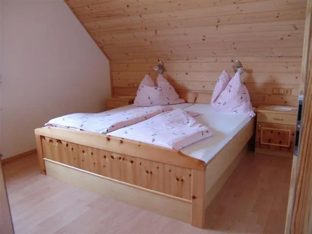 Zukaunighof 农家乐 *